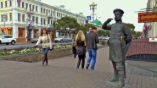 城市广场人物雕像视频