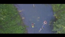 航拍河流划船视频