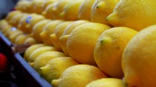 食品市场-新鲜柠檬