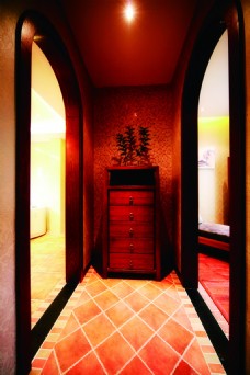 东南亚暗红色玄关室内装修设计效果图