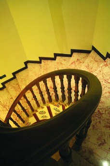 楼梯设计简约艺术现代风旋转楼梯过道别墅效果图设计
