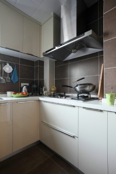 厨房设计简约风室内设计厨房白色柜子灶台效果图